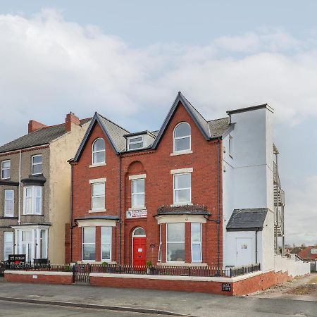 Ty Canol Rhyl Exterior photo